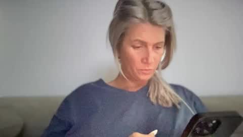 Jessye online show from October 6, 2025, 9:40 am