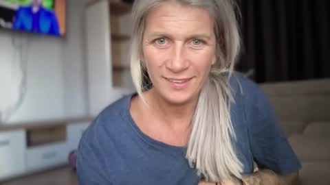 Jessye online show from October 11, 2025, 11:42 am