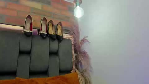 JESSY CORTES online show from September 19, 2025, 2:29 pm