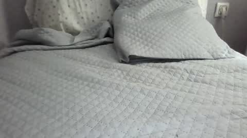 jesus1706an101068 online show from April 21, 2026, 6:52 am