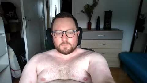 jeuneloup92 online show from November 15, 2025, 9:28 am