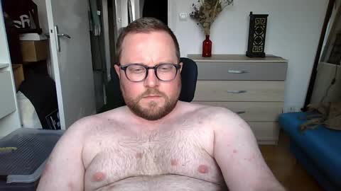 jeuneloup92 online show from April 28, 2026, 5:07 pm