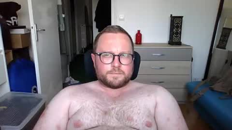 Snapshot of jeuneloup92 chatting on June 24, 2026, 3:33 pm jeuneloup92 online show from June 24, 2026, 3:33 pm