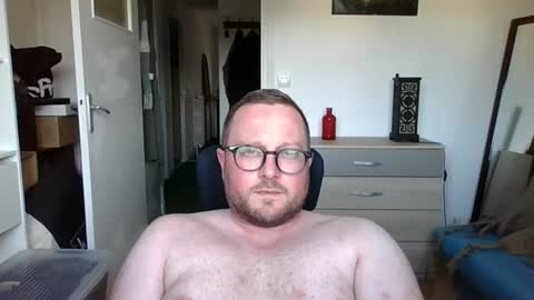 Snapshot of jeuneloup92 chatting on July 20, 2026, 5:04 pm jeuneloup92 online show from July 20, 2026, 5:04 pm