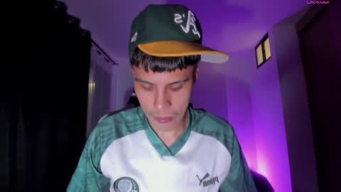 Jeyden Camilo online show from December 19, 2025, 11:01 pm