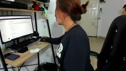 Snapshot of jezabel_purple chatting on June 9, 2026, 2:39 pm Camila online show from June 9, 2026, 2:39 pm