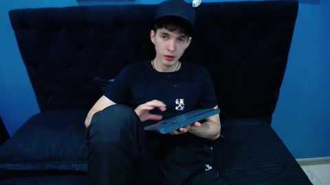 Jheampiero online show from November 6, 2025, 1:45 pm