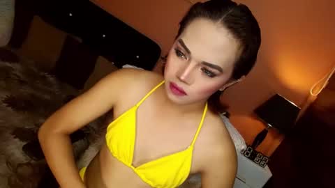 JHENA online show from November 3, 2025, 2:57 am