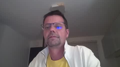 jhmec44000 online show from April 26, 2026, 9:12 pm