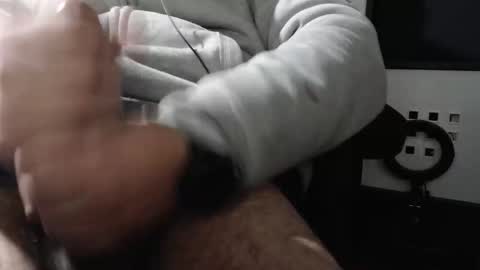 jhnbsomersxh0v1 online show from January 8, 2026, 1:57 pm