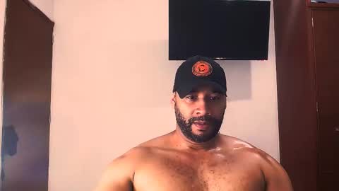 En moreno online show from December 18, 2025, 7:42 pm