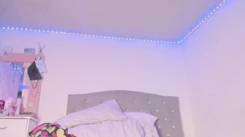 jhoanatrans22 online show from February 3, 2025, 8:46 am