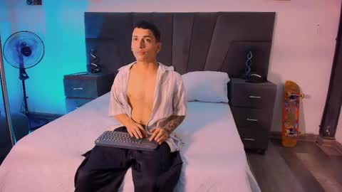 jhoanleandro online show from February 5, 2025, 3:55 am