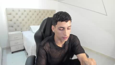 jhoanleandro online show from September 22, 2025, 6:15 am