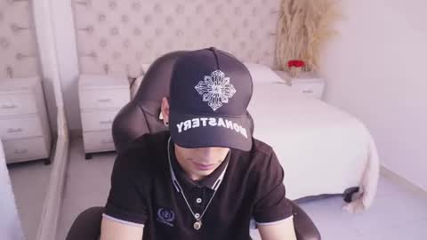 jhoanleandro online show from July 28, 2026, 4:41 am
