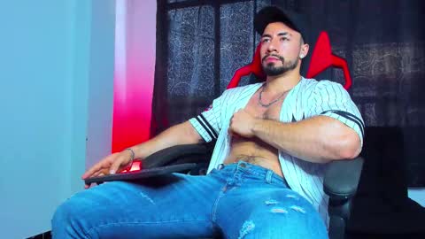 Jhojan Strong  online show from December 13, 2025, 9:09 pm