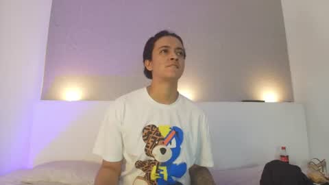 Snapshot of jhon_and_karol chatting on July 8, 2026, 4:17 am Jhon and Karol online show from July 8, 2026, 4:17 am