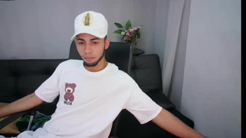 jhon_malo online show from January 31, 2025, 2:37 am