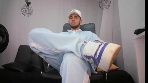 jhon_malo online show from February 4, 2025, 3:22 am