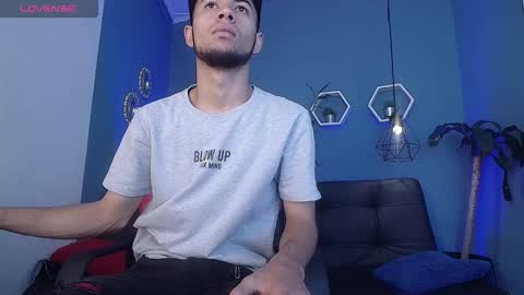 jhon_malo online show from September 17, 2025, 12:40 pm