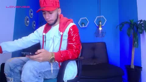 jhon_malo online show from October 12, 2025, 1:37 am