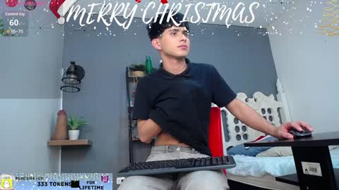 JHONNATHAN online show from December 24, 2024, 1:06 pm