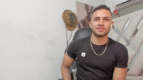 jhonny online show from January 30, 2025, 3:44 am