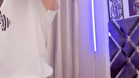 jhonny online show from March 12, 2025, 3:57 am