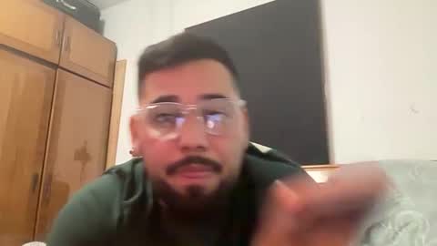 Snapshot of jhonny_jey chatting on April 17, 2026, 6:44 pm jhonny_jey online show from April 17, 2026, 6:44 pm