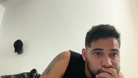 Snapshot of jhonny_jey chatting on August 1, 2026, 7:51 am jhonny_jey online show from August 1, 2026, 7:51 am