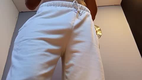 jhonny_thes28 online show from October 22, 2025, 6:51 pm