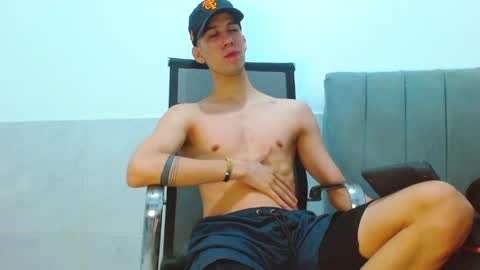 Snapshot of jhony_sex3 chatting on May 5, 2026, 6:21 am jhony_sex3 online show from May 5, 2026, 6:21 am