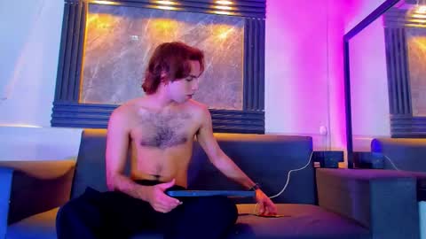 jhostin_1 online show from November 24, 2025, 8:19 pm