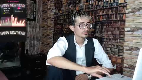 jhosuamoore2 online show from November 5, 2025, 12:38 pm