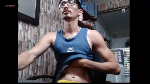 jhosuamoore2 online show from May 31, 2026, 7:04 pm