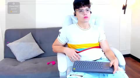 jhoumod_21 online show from October 2, 2025, 10:33 am