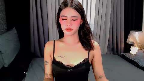 jhuliana_and_charles_room online show from October 6, 2025, 2:09 am