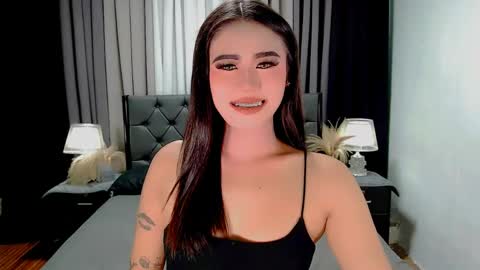 jhuliana_and_charles_room online show from April 18, 2026, 11:27 pm