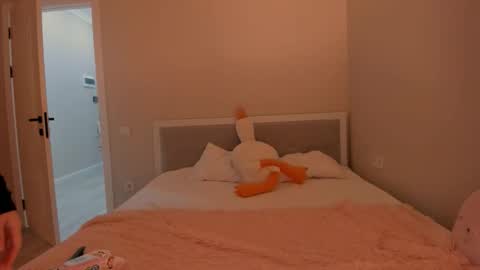 yuna online show from September 22, 2025, 12:40 pm