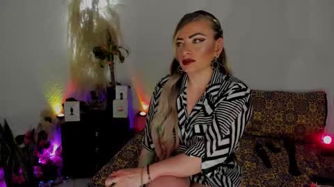 jianilnescoth online show from September 11, 2025, 6:57 am