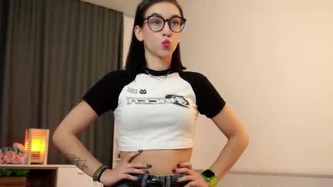 Mari online show from November 15, 2025, 10:01 am