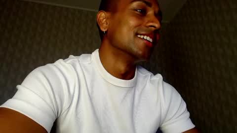 Snapshot of jimi_damien chatting on May 17, 2026, 5:09 pm JD online show from May 17, 2026, 5:09 pm