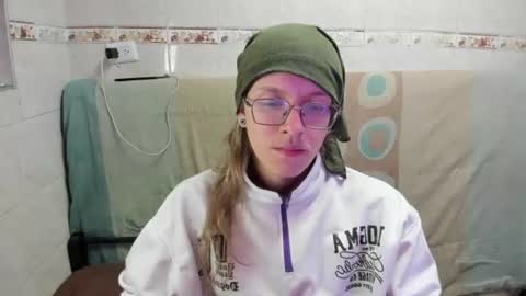 Snapshot of jinnbook chatting on July 11, 2026, 6:49 am JinnBook online show from July 11, 2026, 6:49 am
