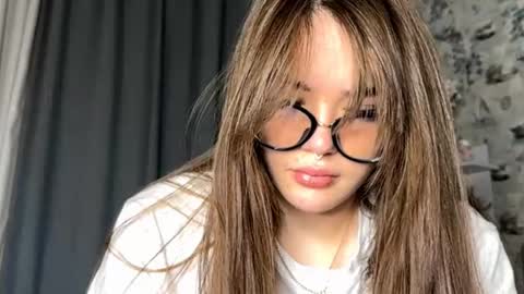 Jinny online show from October 4, 2025, 6:39 pm