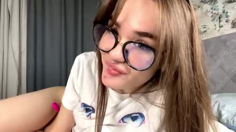 Jinny online show from October 12, 2025, 6:18 pm