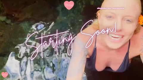 Snapshot of jinxy_loves chatting on November 9, 2025, 10:19 pm jinxy loves online show from November 9, 2025, 10:19 pm