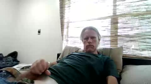 jizzmitten5 online show from June 11, 2026, 4:05 pm