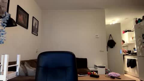 jjd8 online show from October 31, 2025, 5:14 pm