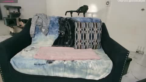 Nicole  Allen online show from January 2, 2025, 1:27 am