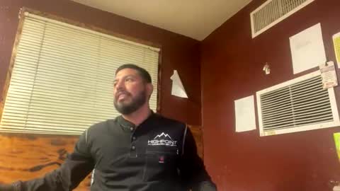 jjuarez5409 online show from March 17, 2026, 3:22 am